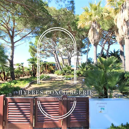 Le Berriau-studio-clim/pk/wifi/plage Privee/hyeres * Hyères