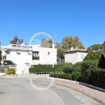 Apartmán Le Berriau-studio-clim/pk/wifi/plage Privee/hyeres