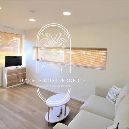 Le Berriau-studio-clim/pk/wifi/plage Privee/hyeres * Hyères